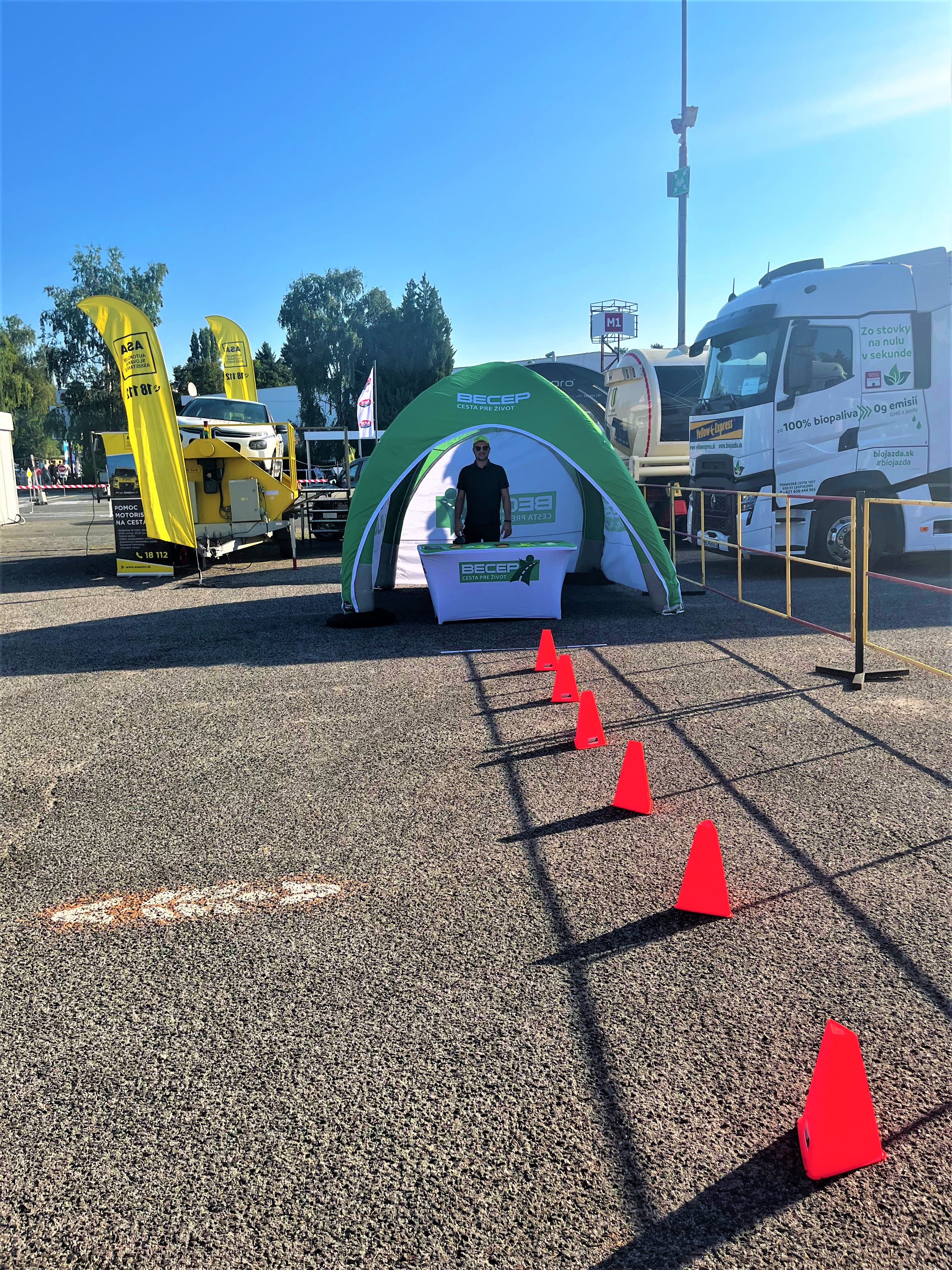 IMG_8925_upr.jpg IMG_8925_upr.jpg